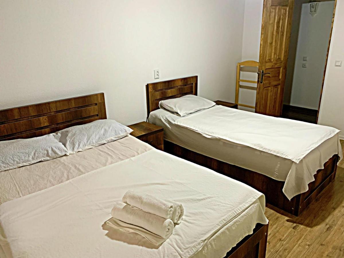 Old City Hotel Koetaisi Buitenkant foto